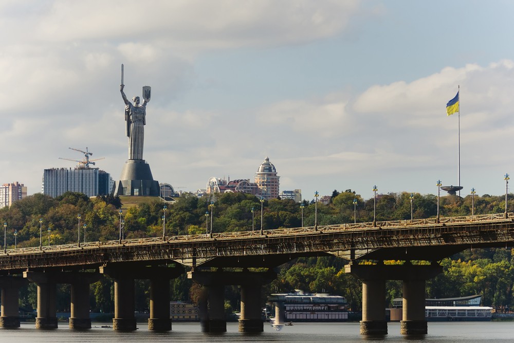 Тепла осінь триває: якої погоди чекати киянам у четвер