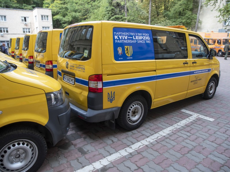 Німецьке місто-побратим подарувало Києву понад пів сотні автівок для комунальних служб