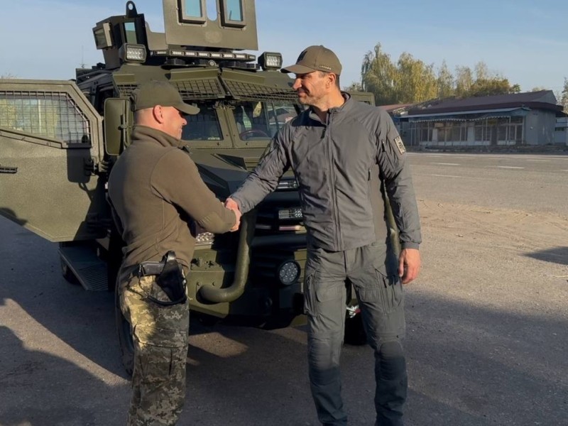 Володимир Кличко привіз на Донецький напрямок “подарунки” бійцям трьох бригад