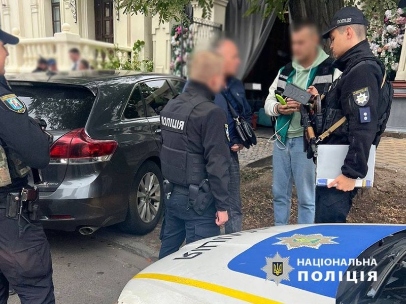 Нападника на інспекторку з паркування у Києві затримали – ним вже займаються правоохоронці