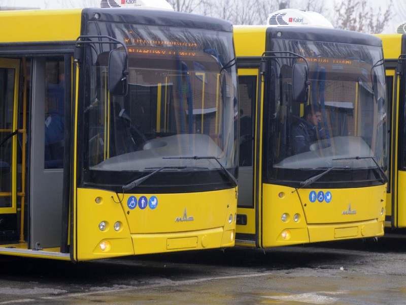 Від Кібернетичного центру до метро «Васильківська» запускають новий автобус