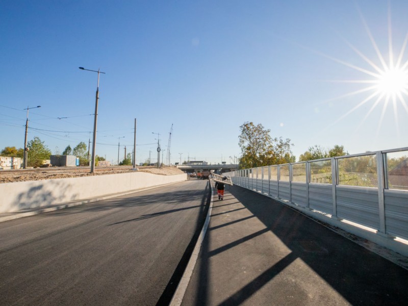 На з’їзді з Подільського мостового переходу влаштували велодоріжки та шумозахисні екрани