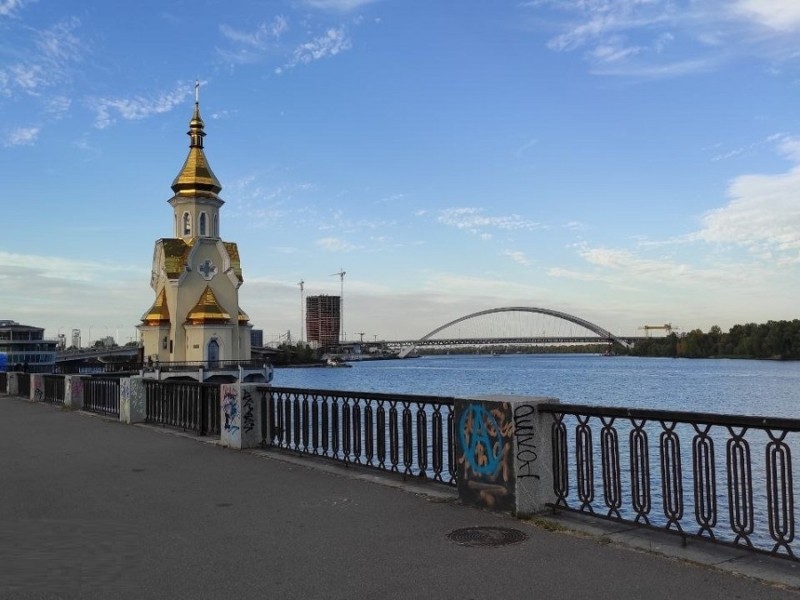 Гарно, але прикро: чому сумно молитися у церкві на воді, яку пов’язують з Хрещенням Київської Русі