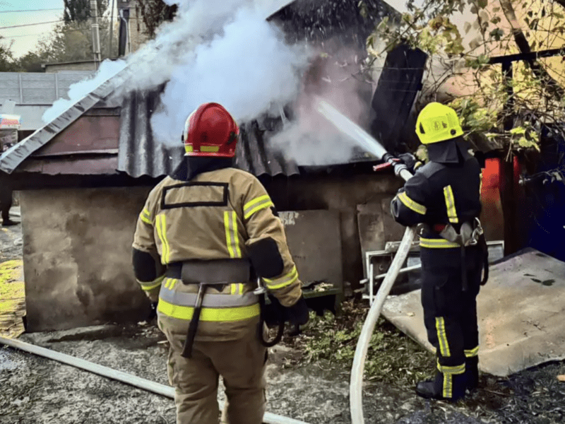 На Сирці під час пожежі виявили тіло людини