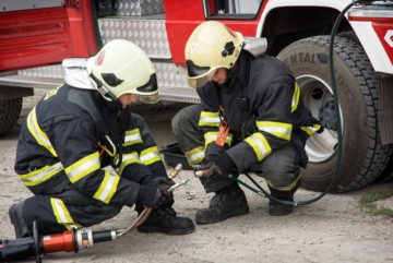 Уламки ракети впали на територію підприємства у Дарницькому районі