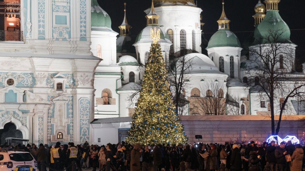 Новорічні свята у Києві: ялинка під питанням, а святкування переїжджають у заклади культури