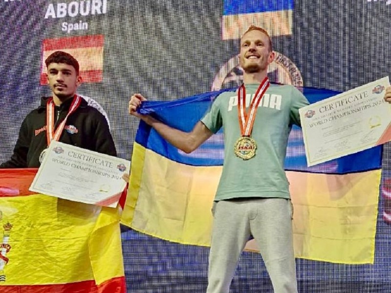 Золото для України: Юрій Корнєєв став чемпіоном світу з кікбоксингу