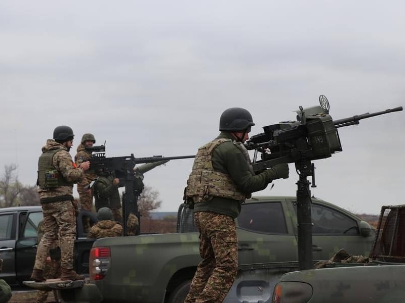 Ворог дешевими дронами перевантажує нашу ППО, щоб потім пускати ракети, – експерт