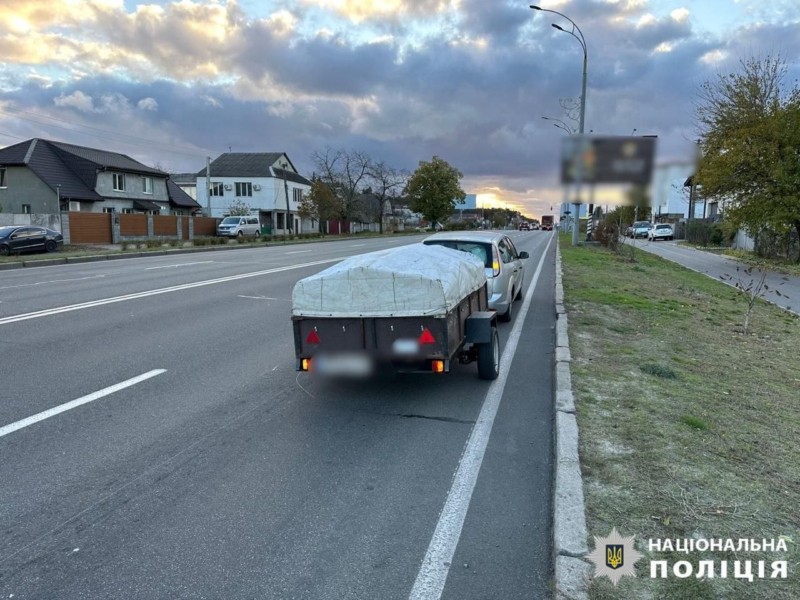 У передмісті в 4-річну дитину під час прогулянки влетіло колесо авта