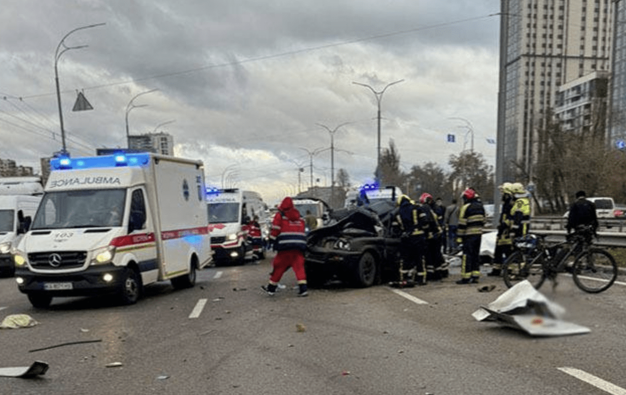 У поліції повідомили подробиці автотрощі у Голосіївському районі