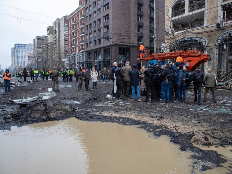 Комунальники повернули тепло для 600 будівель у Голосіївському районі