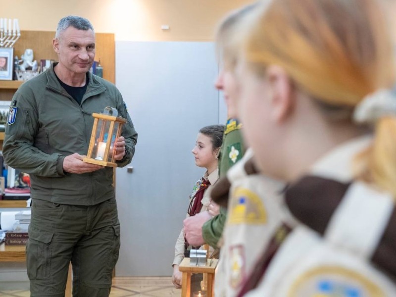 До столиці привезли Віфлеємський вогонь