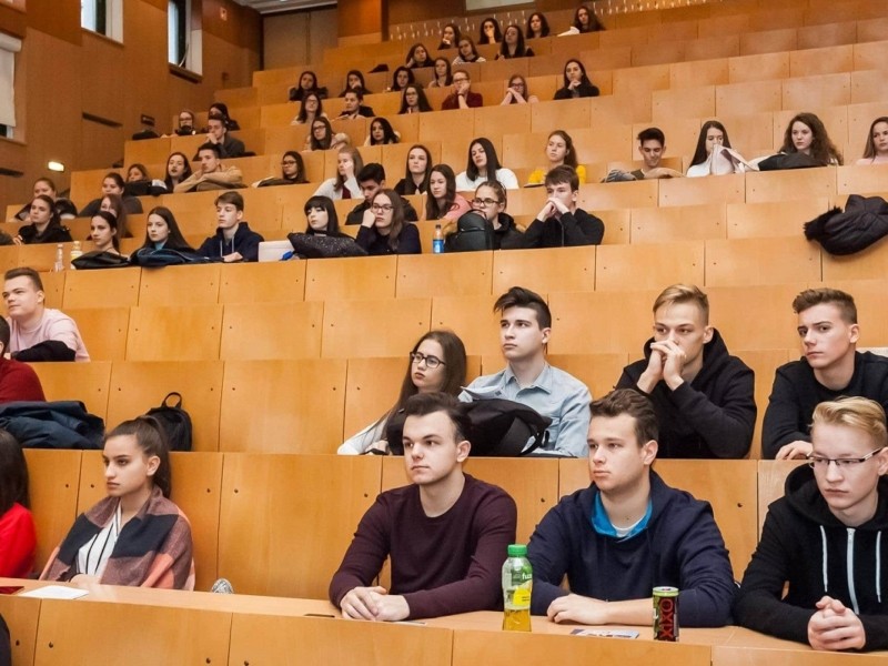 З вишів відрахували понад 20 тисяч чоловіків, викладачі яких вирішили, що студенти – ухилянти