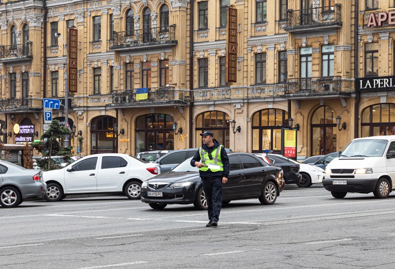 У центрі Києва сьогодні обмежать рух: обирайте інші шляхи проїзду