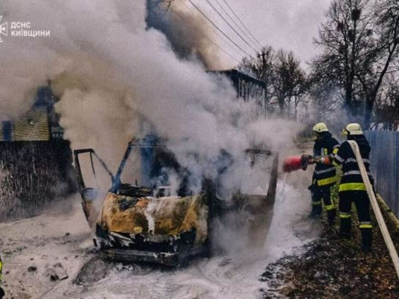 На Броварщині сталася масштабна пожежа: вантажівка знищена вогнем