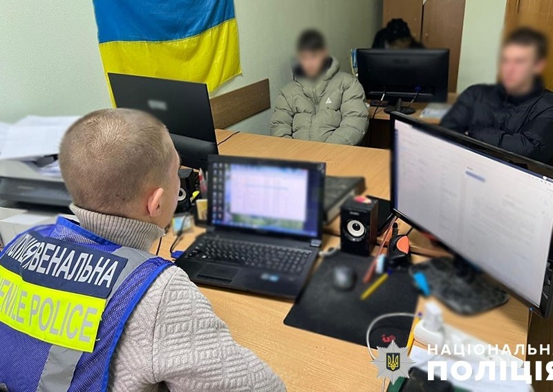 Двоє підлітків влаштували вибух на паркінгу, щоб розважитись