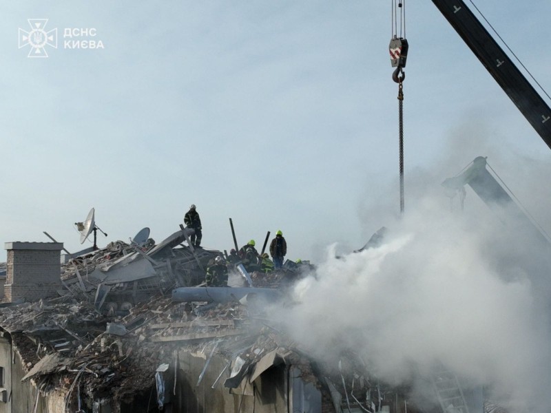 Під час розбору завалів у будинку на Печерську знайшли тіло жінки