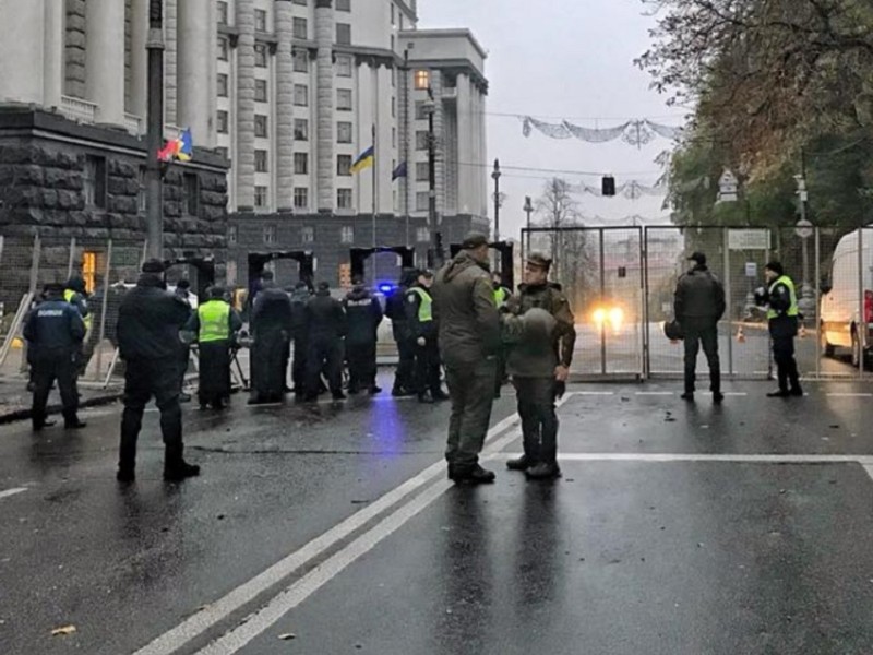 Працівників парламенту та уряду просять оновити документи через загрозу диверсій РФ