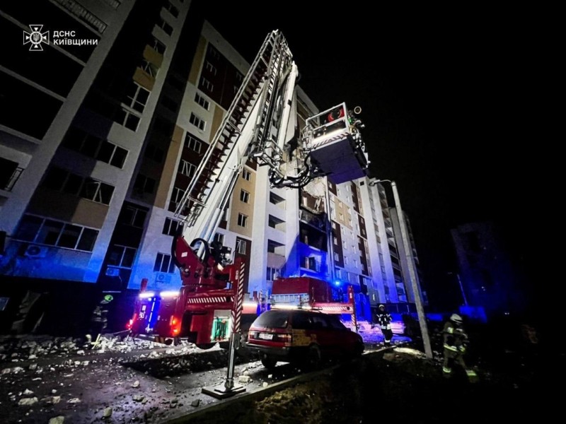 У Вишневому внаслідок ворожої атаки зруйновано балкони житлового будинку