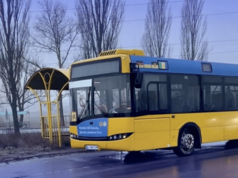 У Бучі шкільні автобуси знову повертаються на свої маршрути (розклад)