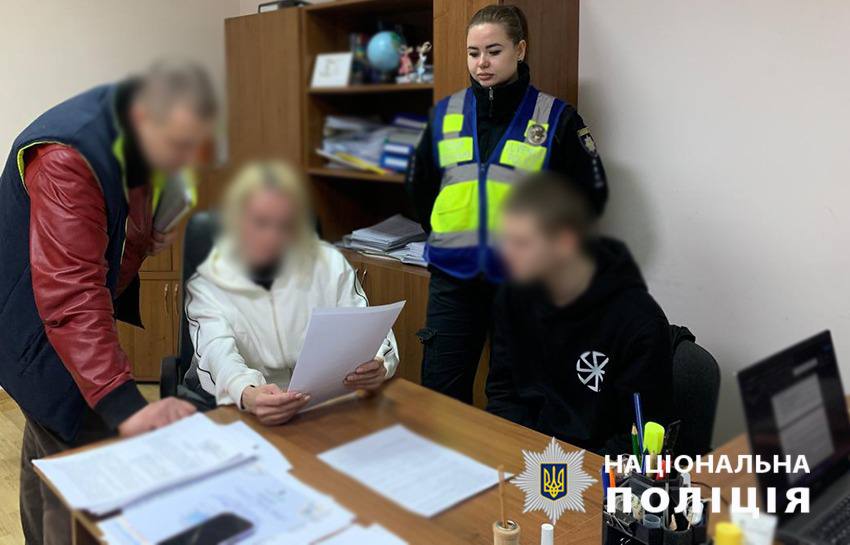 Хлопець, якого побили на Оболоні підлітки в масках, прийшов на побачення – подробиці від поліції