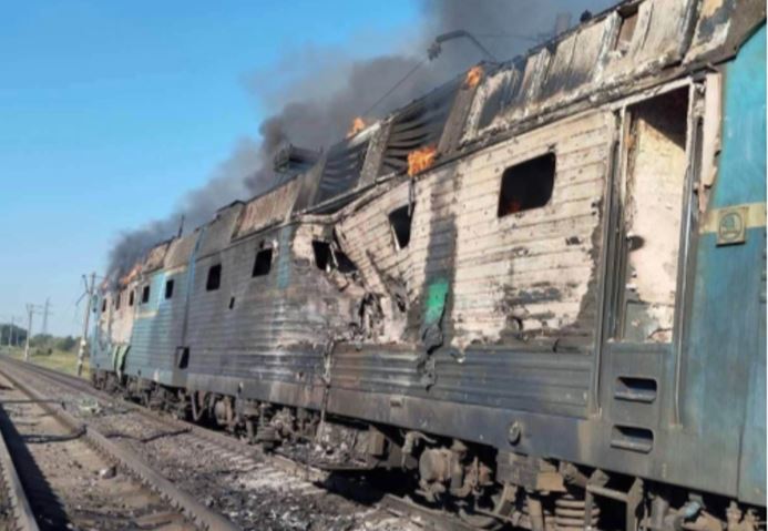 Атака дронів Shahed по пасажирському потягу в Чорнобаївці та масовані обстріли Херсонщини