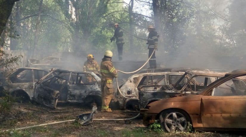 В Голосеевском районе на автостоянке сгорели больше 50 автомобилей