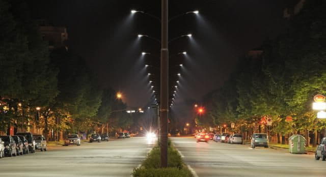К концу года в Киеве заменят 12 тысяч уличных светильников на LED-лампы