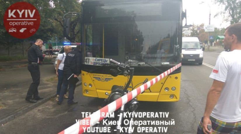 На улице Щербаковского мотоциклист стрелял в водителя маршрутного автобуса, не уступившего дорогу