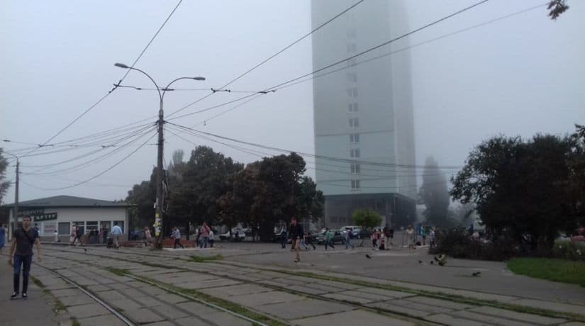 Участок возле станции метро «Берестейская» очистили от стихийного рынка и передали общине Киева
