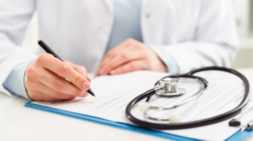 Медучреждения, в которых можно подписать декларацию с врачом, разместят специальные наклейки