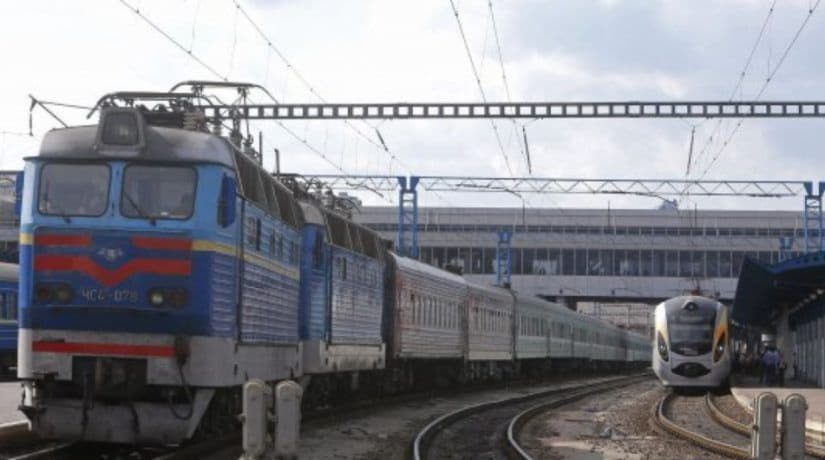 «Укрзализныця» назначила дополнительные поезда ко Дню защитника