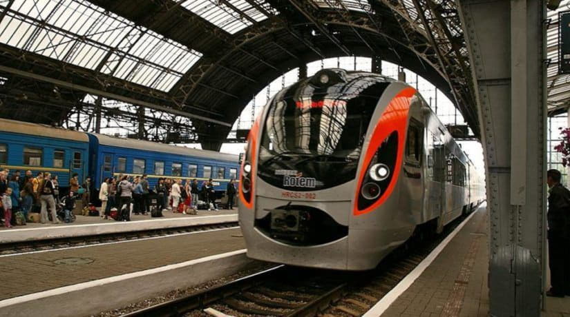 К 8 марта «Укрзализныця» назначила дополнительные поезда