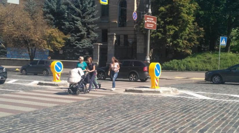 На улице Михаила Грушевского обустроен островок безопасности для пешеходов