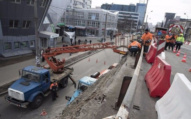 На время ремонта Шулявского путепровода разработаны новые схемы движения пешеходов и транспорта