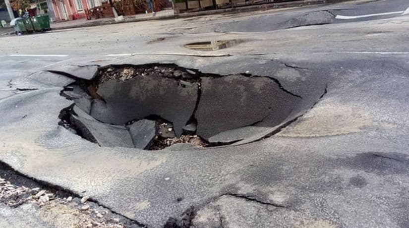 «Киевавтодор» установил причину обрушения асфальтового покрытия на улице Антоновича
