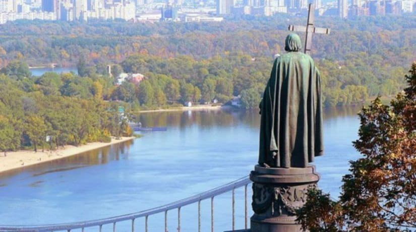Владимирскую горку с Аркой дружбы народов может соединить пешеходный мост