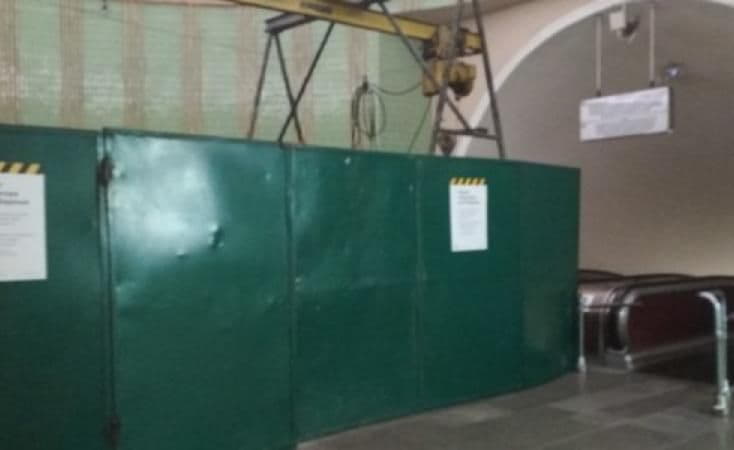 Ремонт эскалатора на станции метро «Крещатик» продлили до конца октября