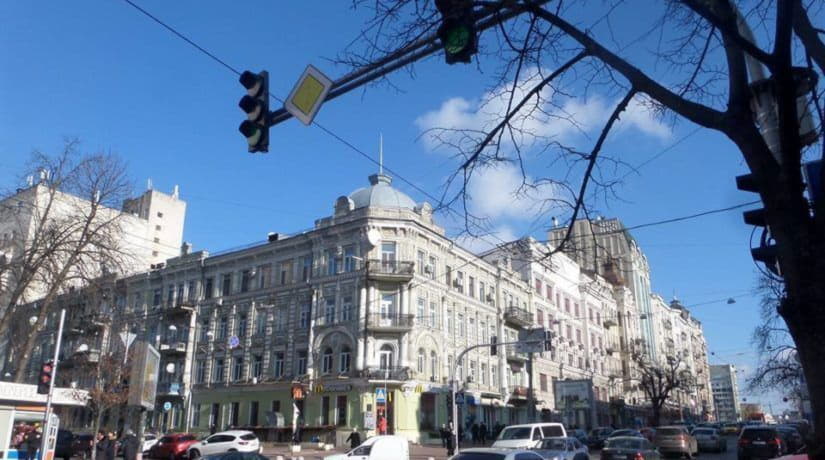 Рух вулицею Богдана Хмельницького частково обмежили до 5 квітня (СХЕМА)
