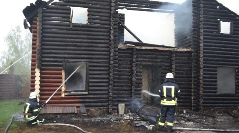 В Обуховском районе на территории ресторанного комплекса «Матрешка» сгорела баня