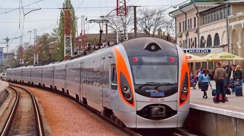Маршрут поезда Киев- Перемышль изменен до 16 ноября