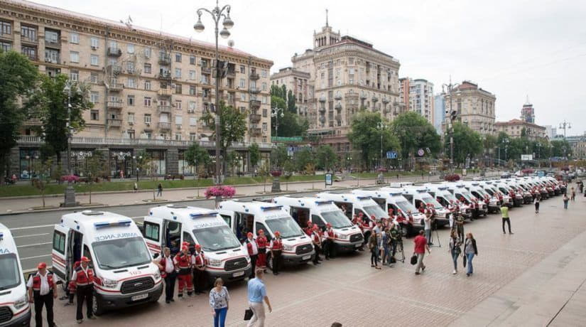 Медицинским учреждениям переданы 25 современных автомобилей скорой помощи