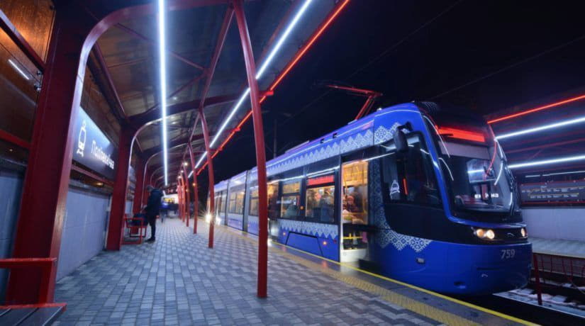 «Киевпастранс» показал, как моют городские трамваи