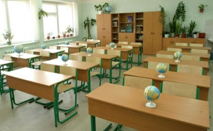 Киеврада запретила политическую агитацию в школах