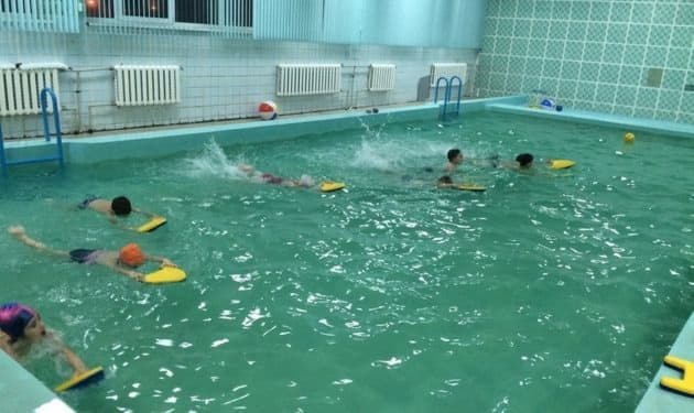 Киеврада планирует усилить контроль за работой бассейнов в коммунальных учебных заведениях